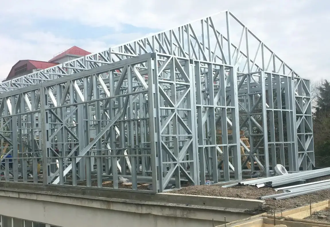 Energy efficient light steel building in Barcelona