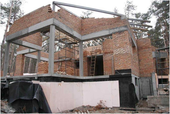 Жорсткий фундамент у каталонській столиці